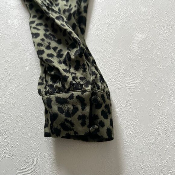 Good American Leopard Wrap Top Olive Green | Long Sleeve V-Neck Blouse | Size 4 - Picture 8 of 8